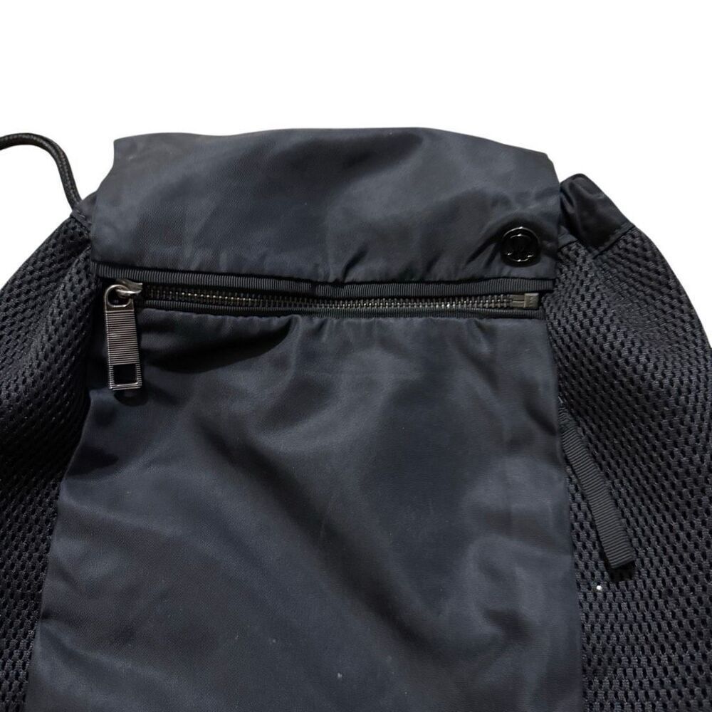 Lululemon black cinch bag - Picture 3 of 4